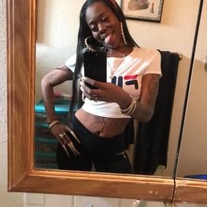 Meet your Posher, Danielle